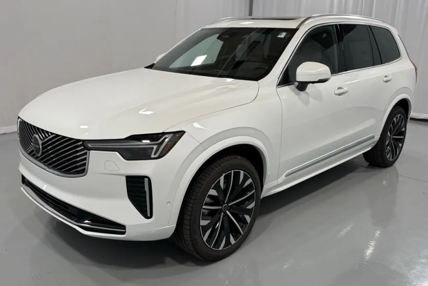 2026 Volvo XC90 Plus photo 1