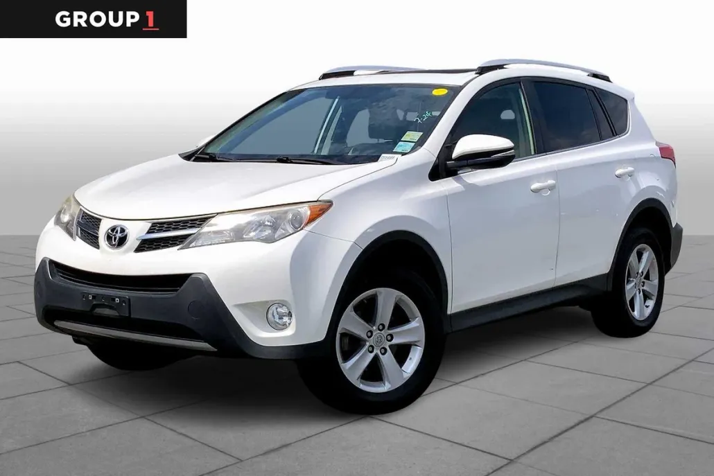 2014 Toyota RAV4 XLE photo 1