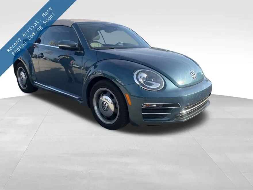 2018 Volkswagen Beetle S photo 1