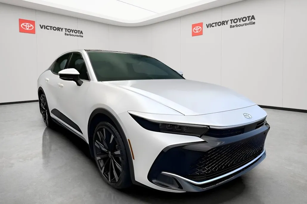 2025 Toyota Crown Platinum photo 1