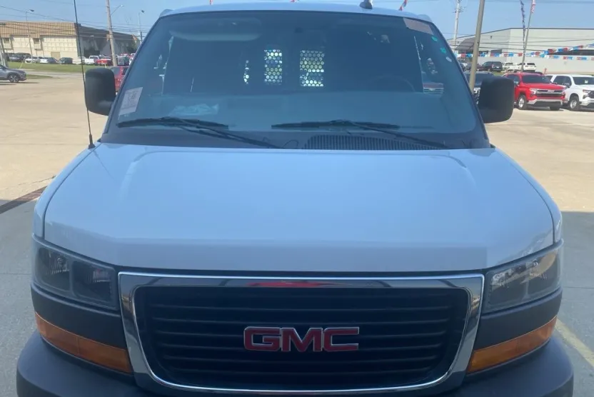 2023 Gmc Savana Cargo 2500 photo 1