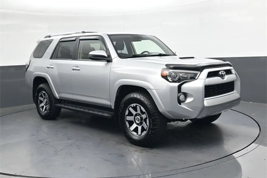 2018 Toyota 4Runner TRD Off-Road photo 1