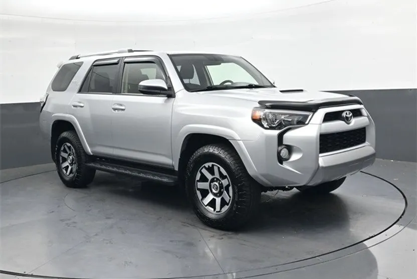 2018 Toyota 4Runner TRD Off-Road photo 1