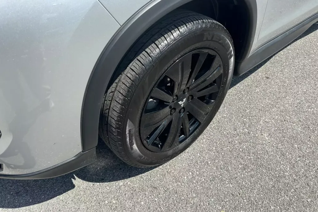 2024 Mitsubishi Outlander Sport LE photo 1