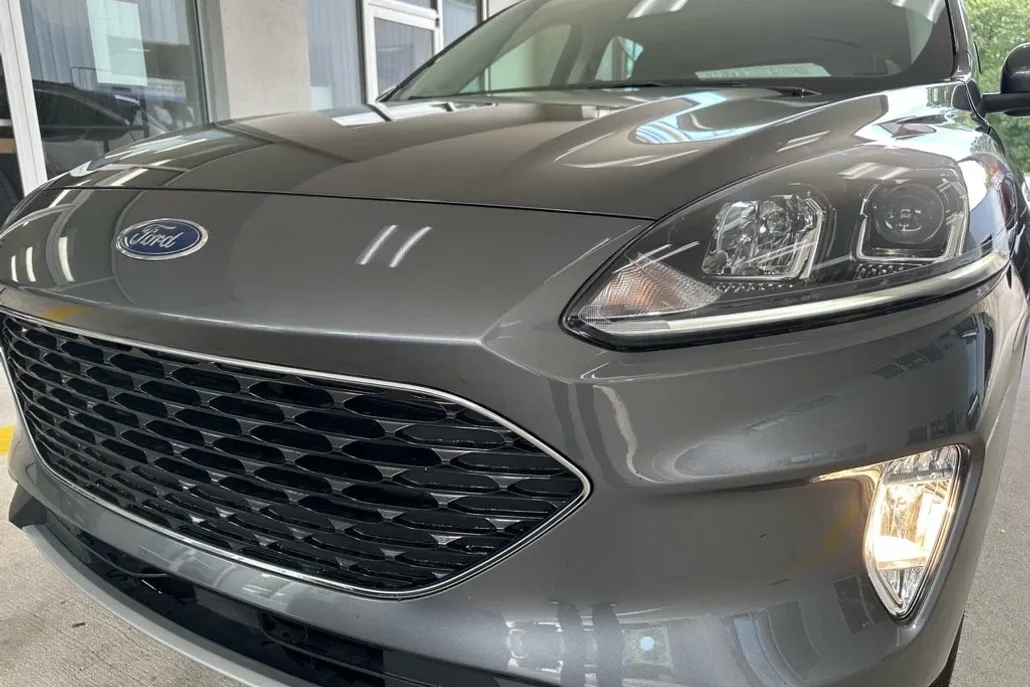 2022 Ford Escape SEL photo 1