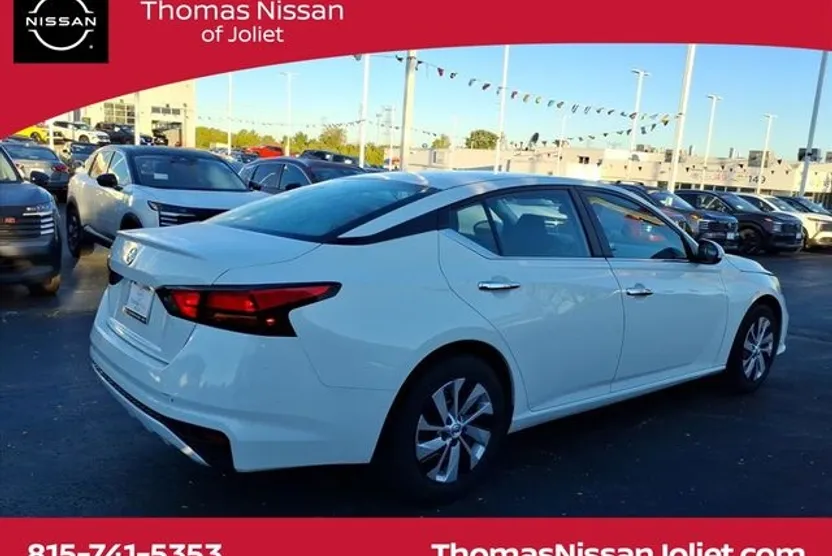 2022 Nissan Altima 2.5 S photo 1