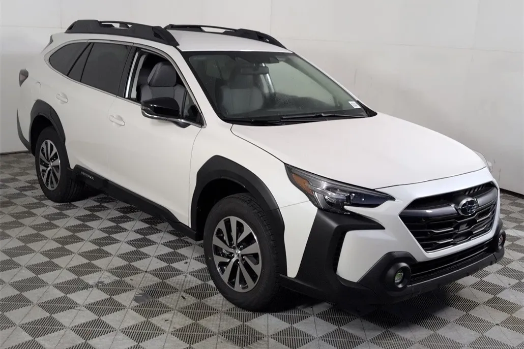 2025 Subaru Outback Premium photo 1