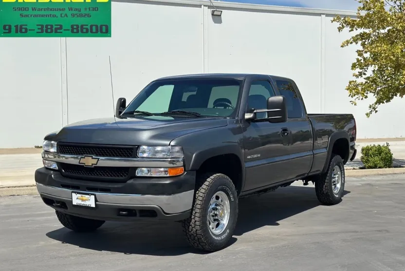 2002 Chevrolet Silverado 2500HD photo 1