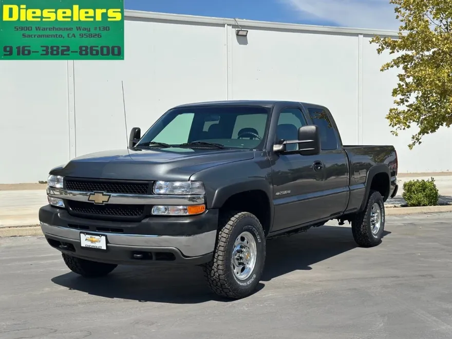 2002 Chevrolet Silverado 2500HD photo 1