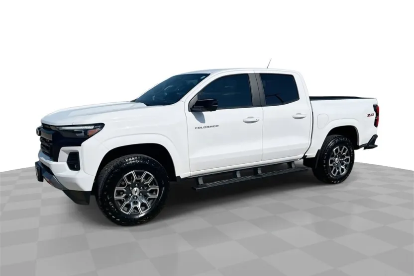 2024 Chevrolet Colorado Z71 photo 1