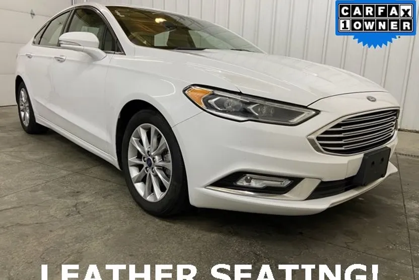2017 Ford Fusion SE photo 1