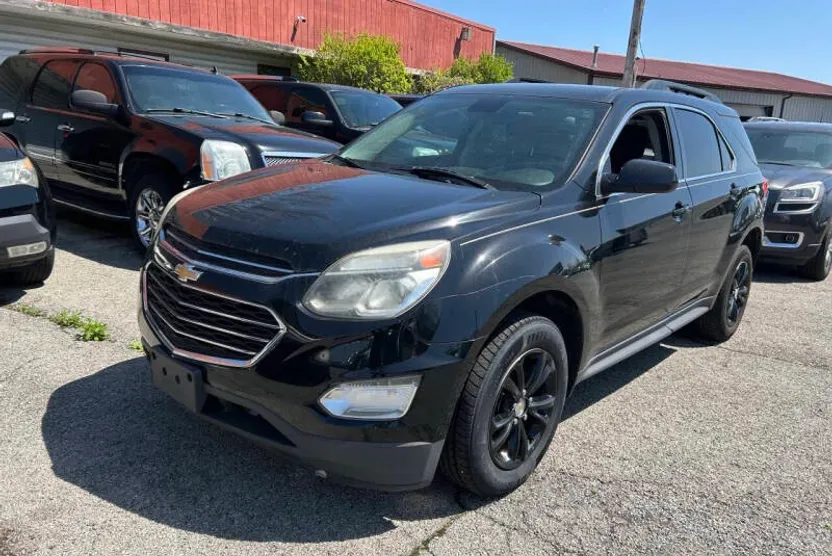 2016 Chevrolet Equinox LT photo 1
