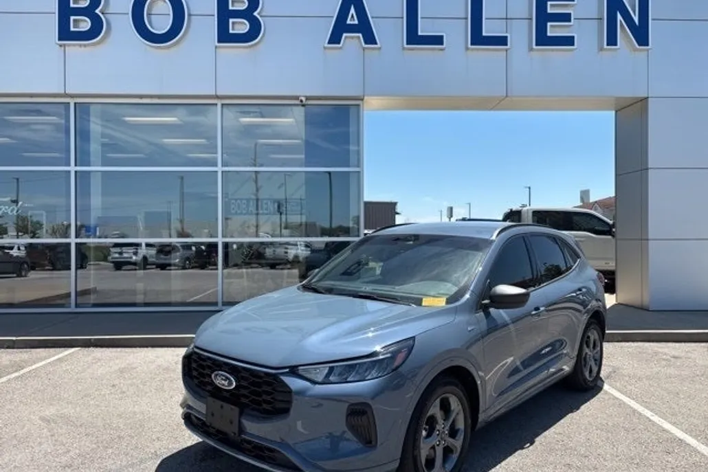 2024 Ford Escape ST-Line photo 1