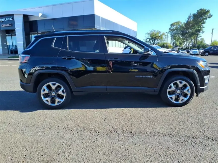 2018 Jeep Compass Limited photo 1