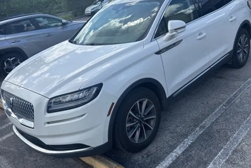 2021 Lincoln Nautilus Standard photo 1