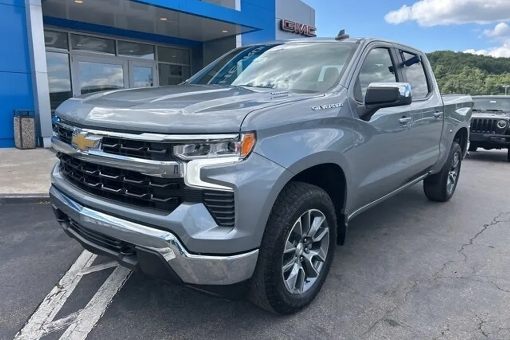 2026 Chevrolet Silverado 1500 LT photo 1