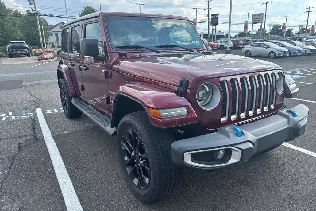 2022 Jeep Wrangler Unlimited Sahara 4xe photo 1