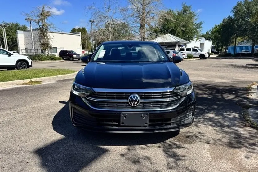 2024 Volkswagen Jetta SE photo 1