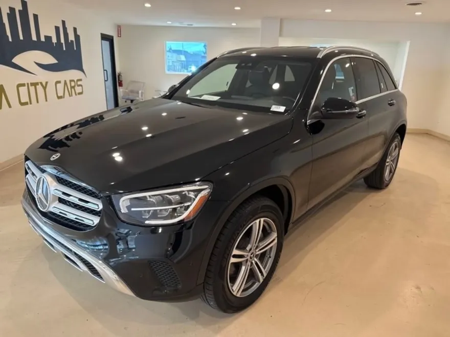 2022 Mercedes Benz GLC 300 photo 1