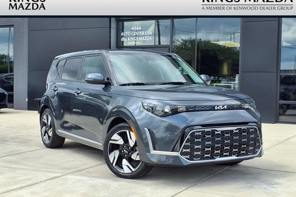 2023 Kia Soul GT-Line photo 1