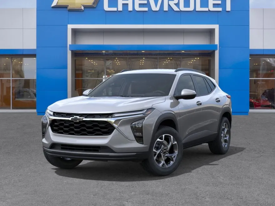 2025 Chevrolet Trax LT photo 1