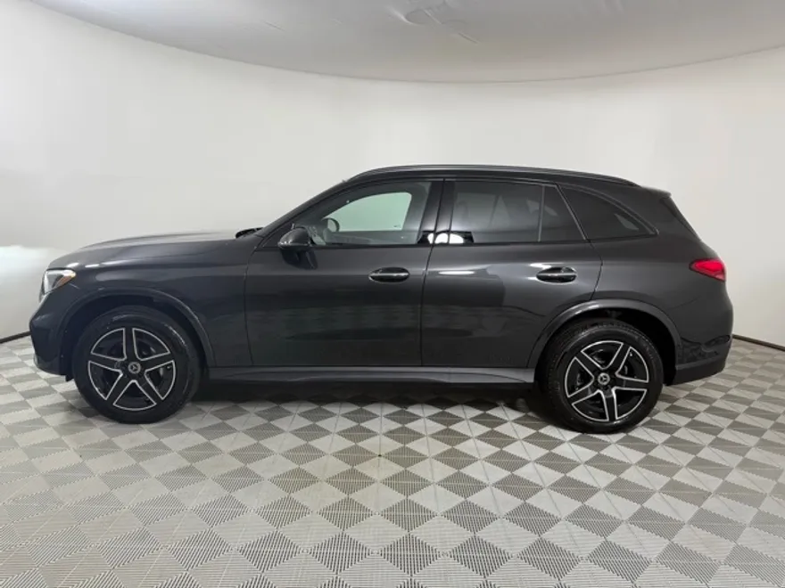 2026 Mercedes Benz GLC 300 4MATIC photo 1