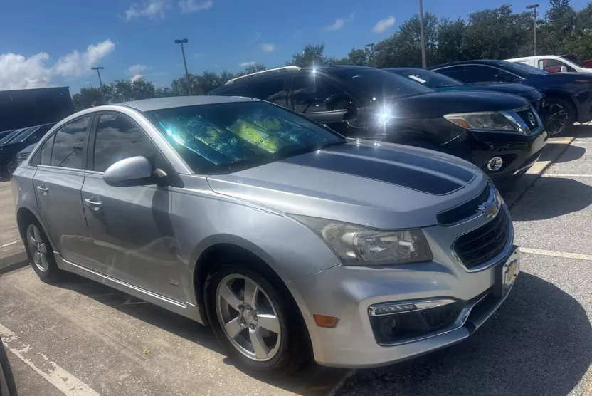 2015 Chevrolet Cruze photo 1