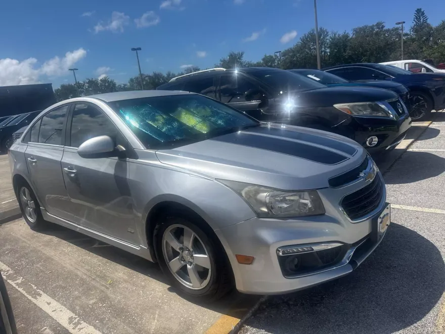 2015 Chevrolet Cruze photo 1