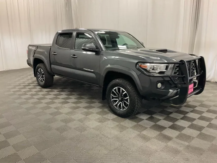 2022 Toyota Tacoma TRD Sport photo 1