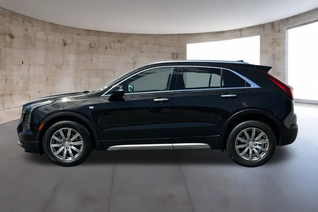 2022 Cadillac XT4 Premium Luxury photo 1