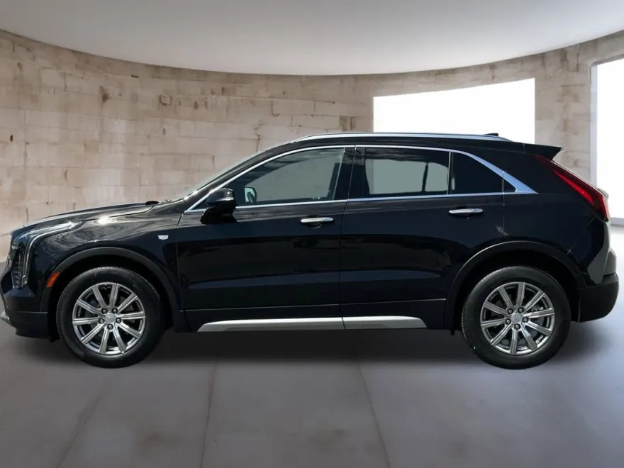 2022 Cadillac XT4 Premium Luxury photo 1