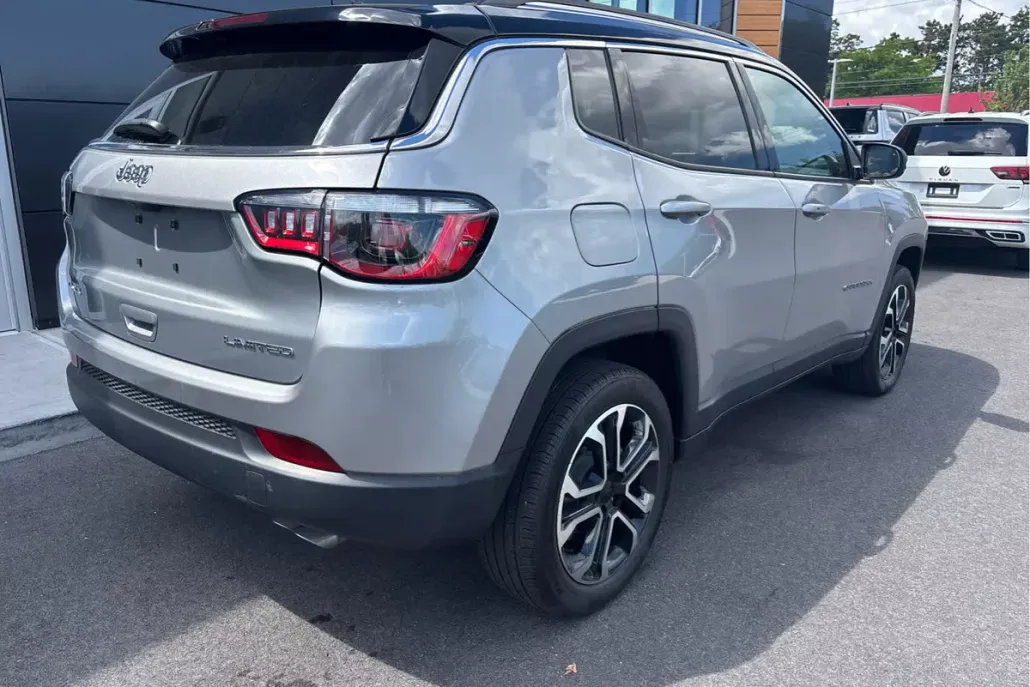 2022 Jeep Compass Limited photo 1