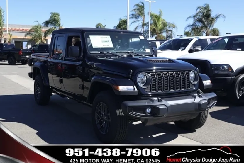 2025 Jeep Gladiator Sport S photo 1
