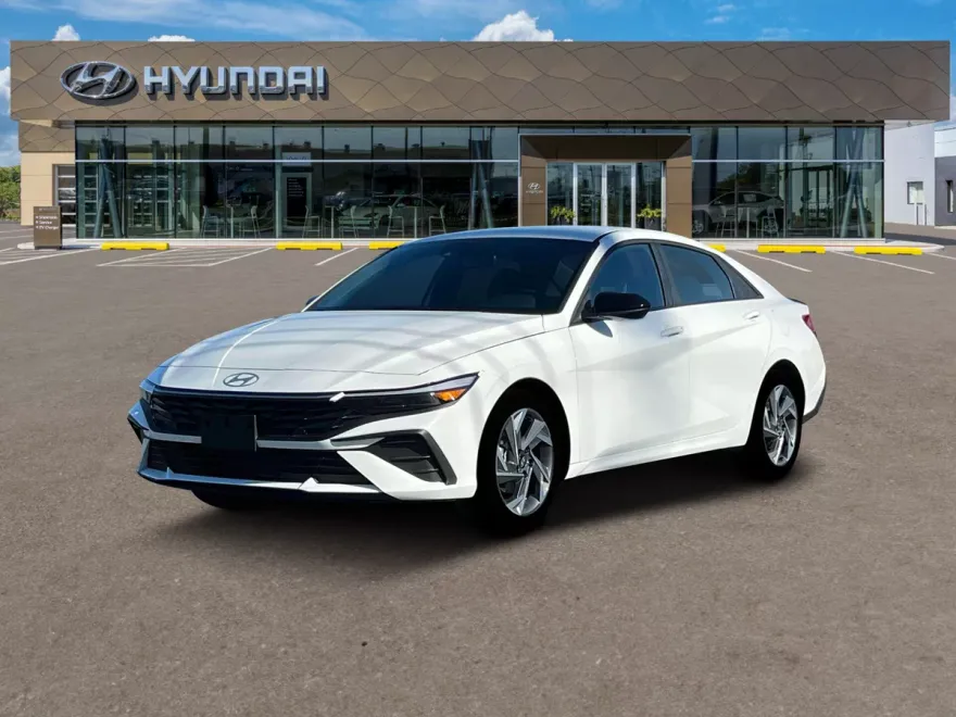 2025 Hyundai Elantra SEL Sport photo 1