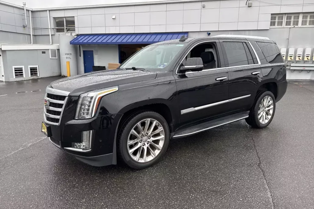 2020 Cadillac Escalade Luxury photo 1