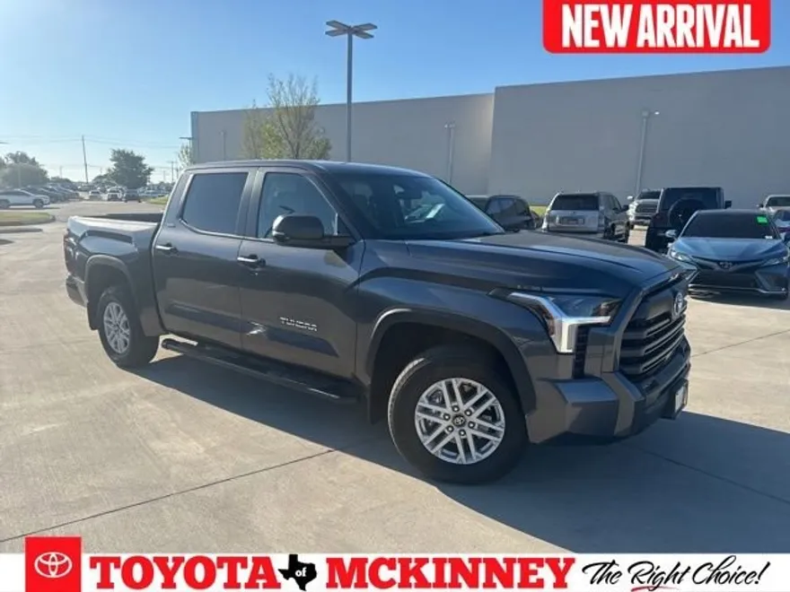 2025 Toyota Tundra SR5 photo 1