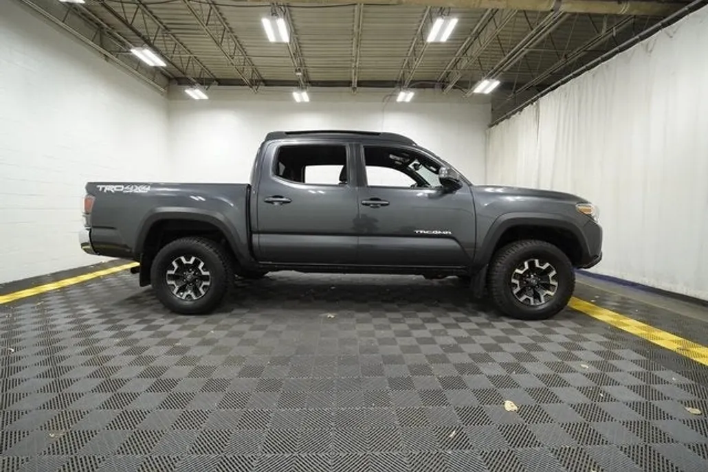 2022 Toyota Tacoma SR V6 photo 1