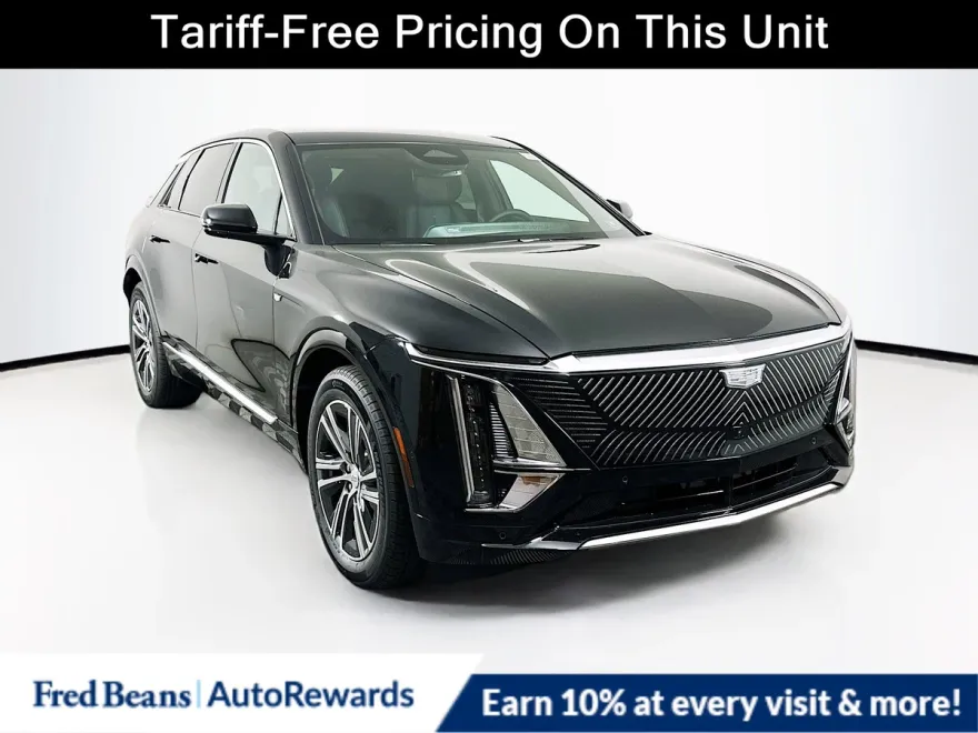 2025 Cadillac Lyriq Luxury photo 1