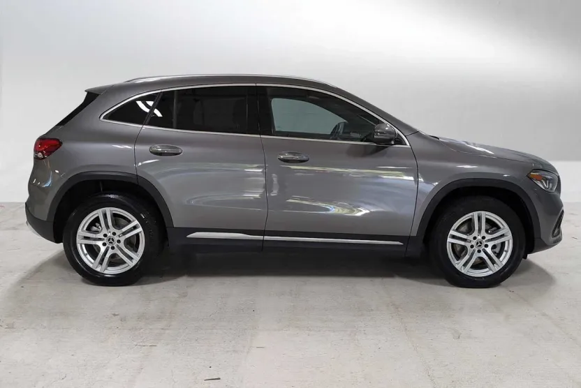 2022 Mercedes Benz GLA 250 4MATIC photo 1