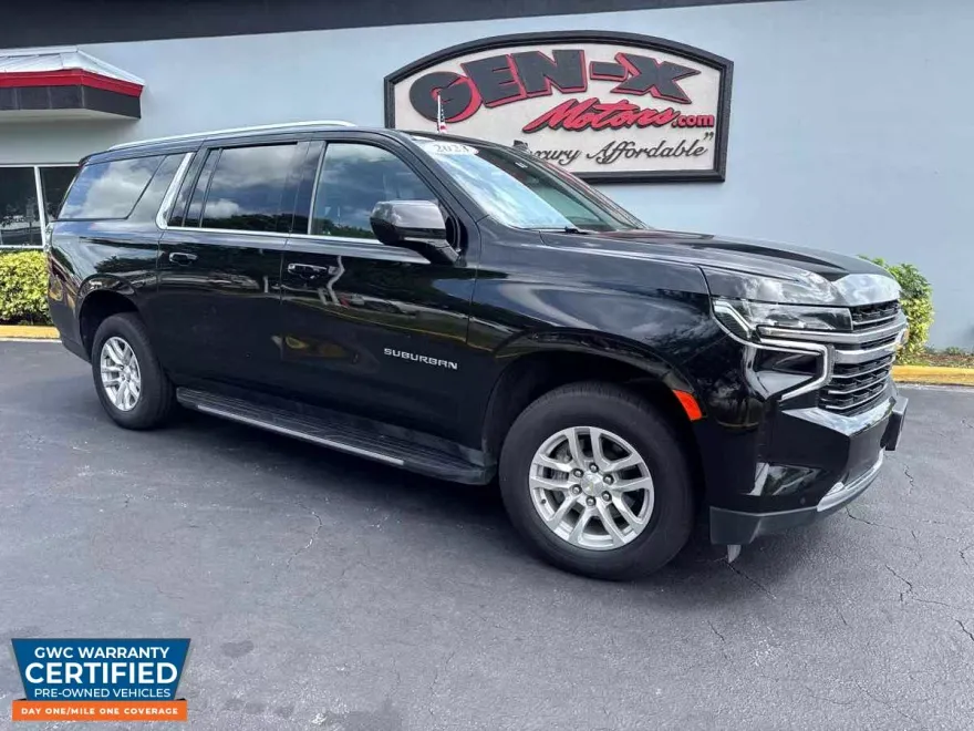2023 Chevrolet Suburban LT photo 1