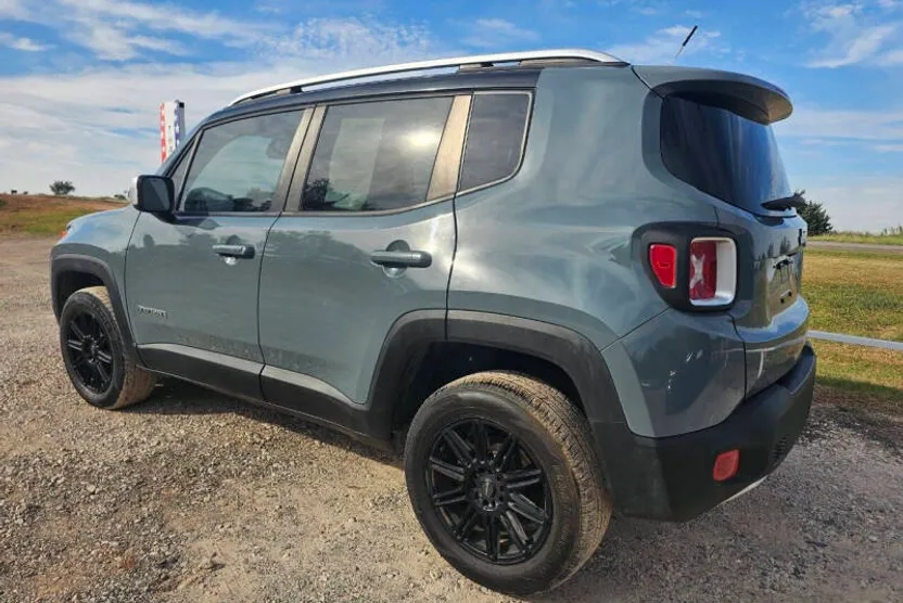 2017 Jeep Renegade Limited photo 1