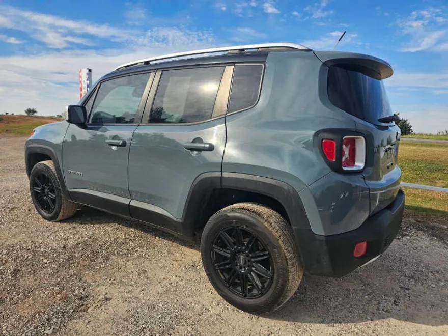2017 Jeep Renegade Limited photo 1