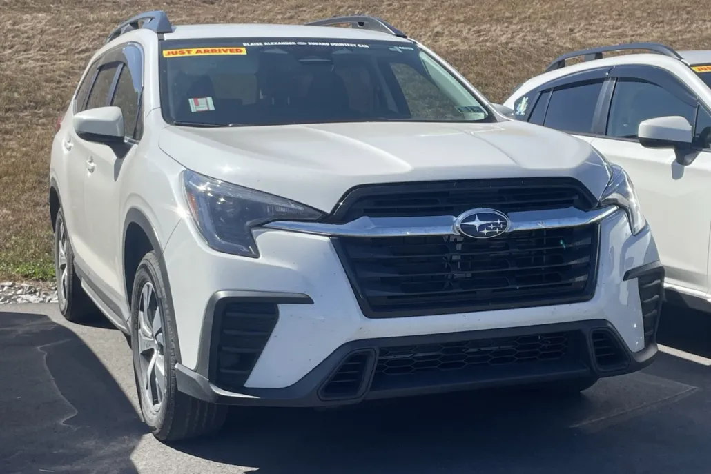 2024 Subaru Ascent Premium photo 1