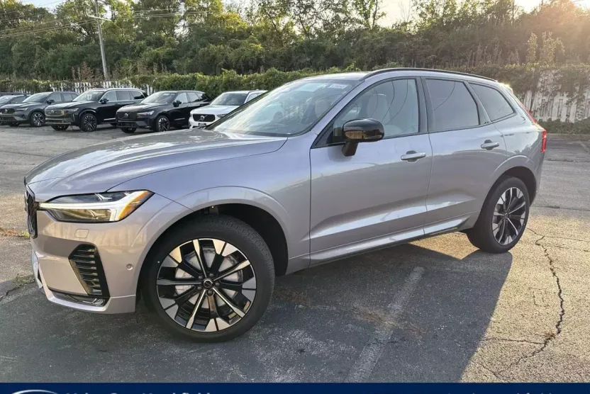 2026 Volvo XC60 B5 Plus photo 1