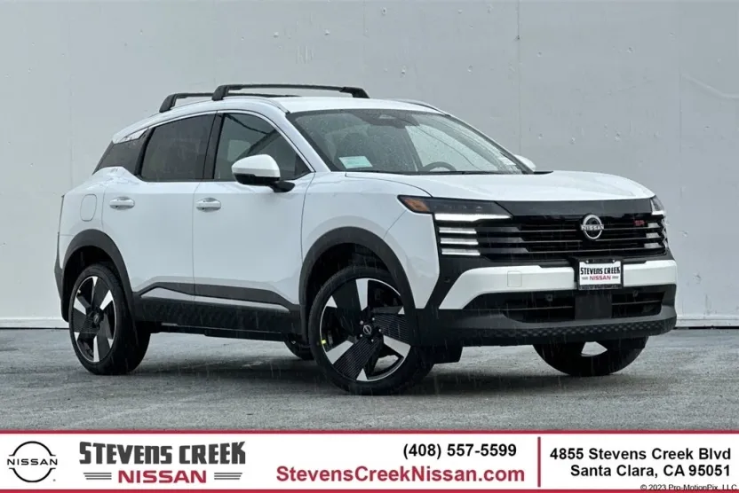 2025 Nissan Kicks SR photo 1
