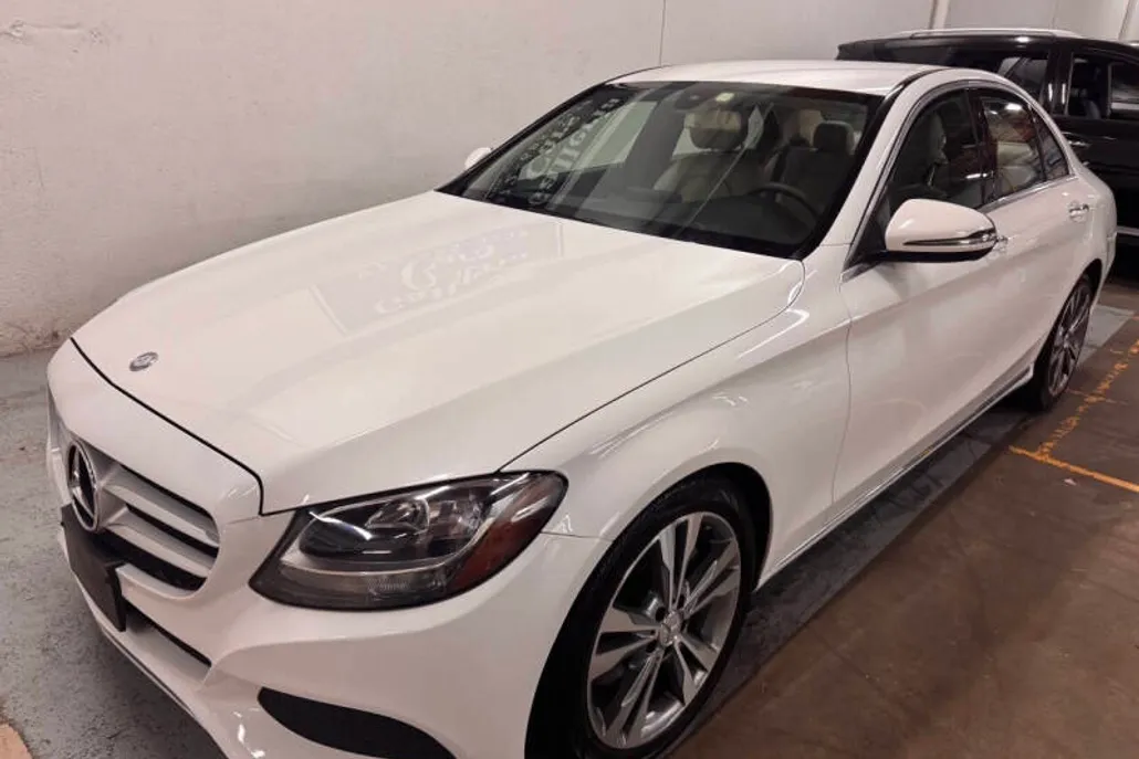2016 Mercedes Benz C 300 photo 1