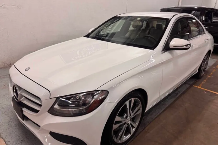 2016 Mercedes Benz C 300 photo 1