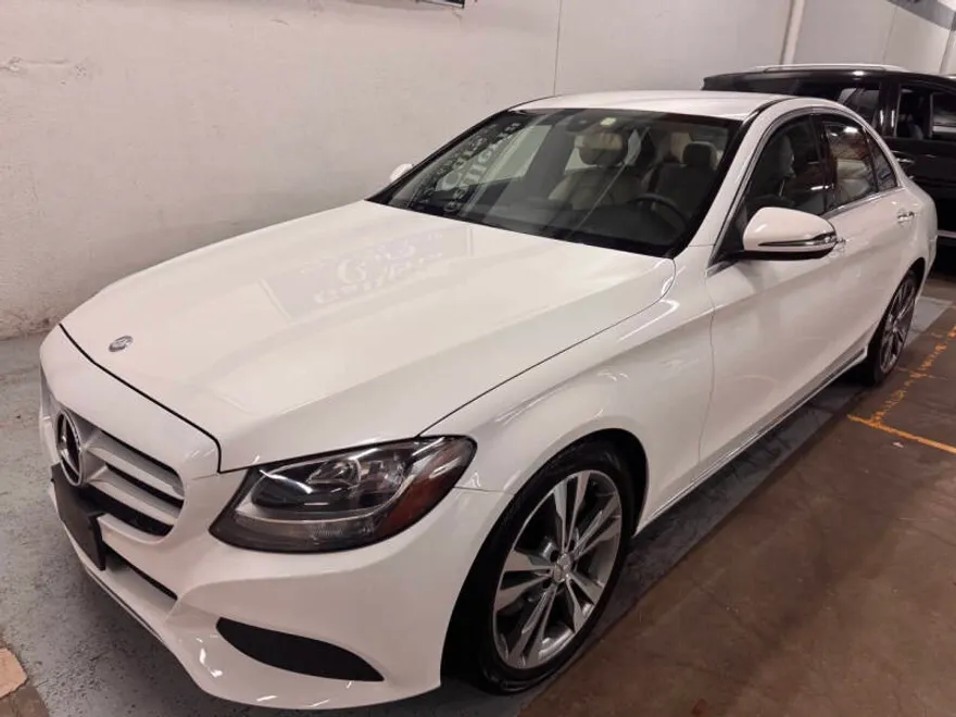 2016 Mercedes Benz C 300 photo 1