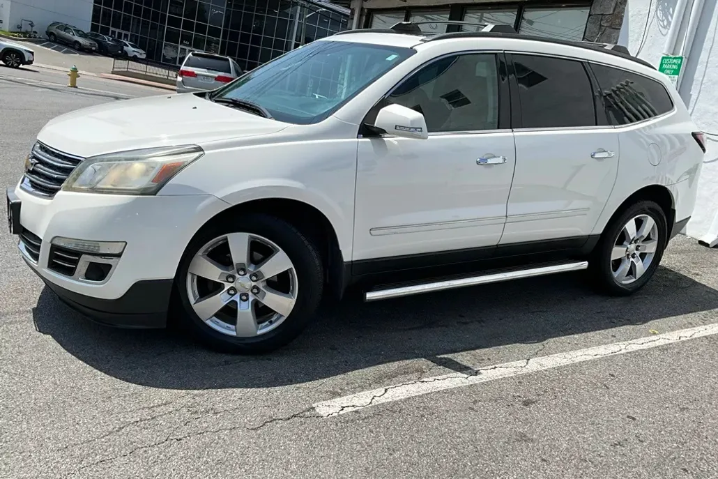 2014 Chevrolet Traverse LTZ photo 1
