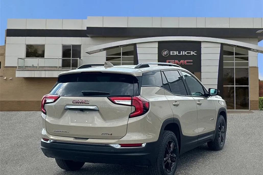 2022 Gmc Terrain AT4 photo 1